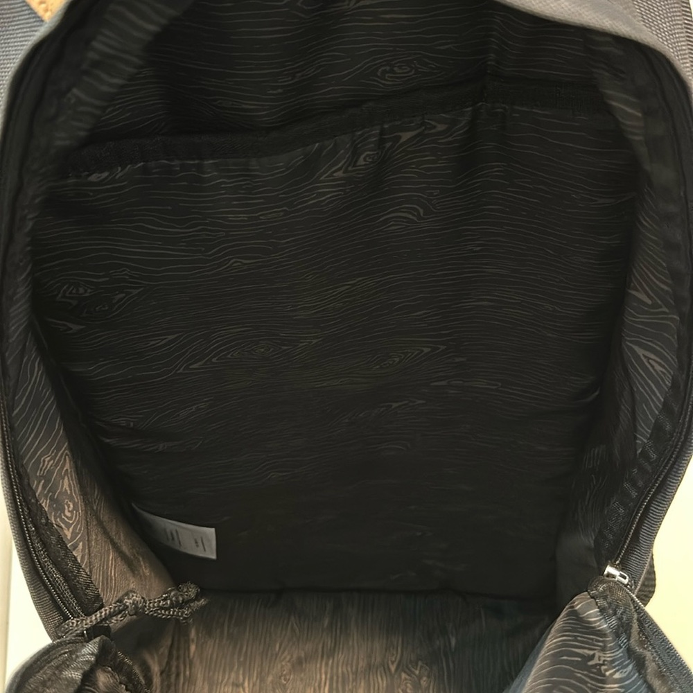 Tentree ecofriendly backpack - Picture 2 of 5